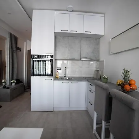 Nlux 10 *
