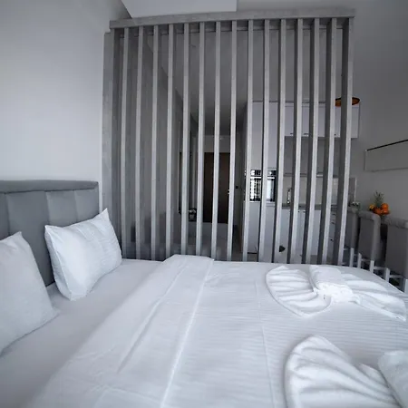 Nlux 10 Apartment *